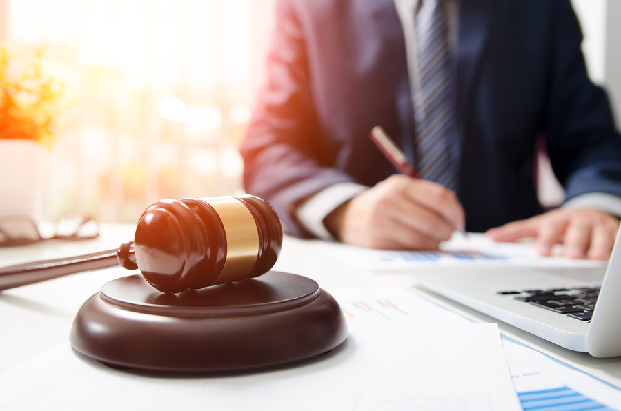 When Should I Call A Lawyer After An Auto Crash